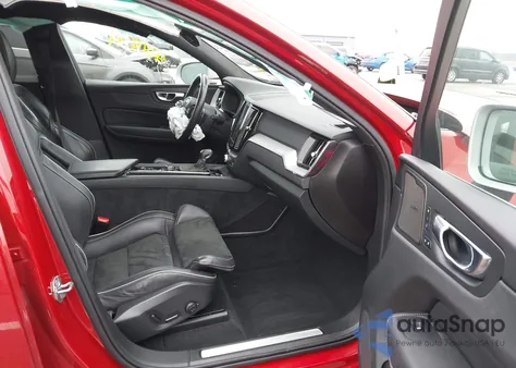 2019 Volvo Xc60 T6 R-Design z USA, uszkodzony, nr VIN YV4A22RM7K1353183